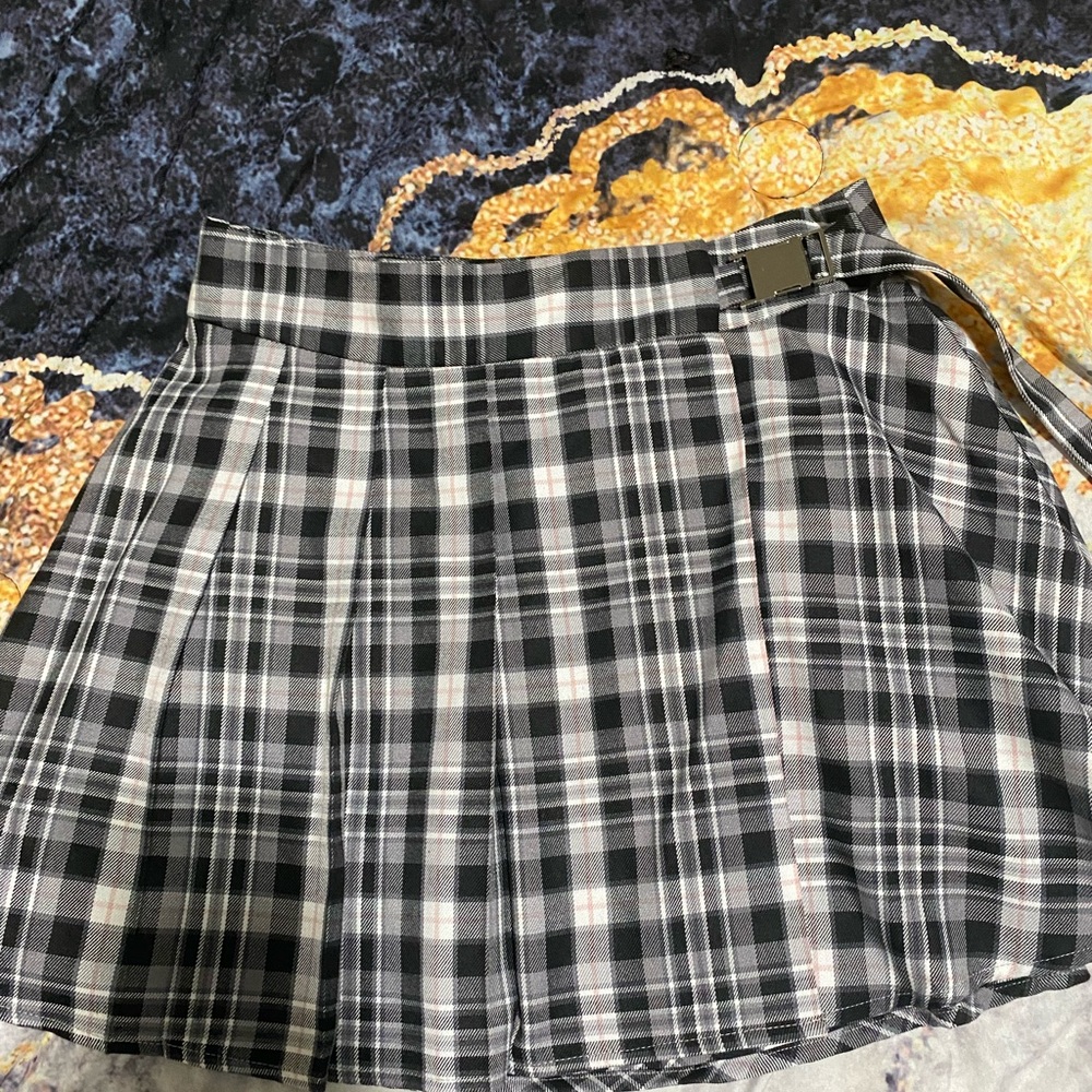 Pleated skirt